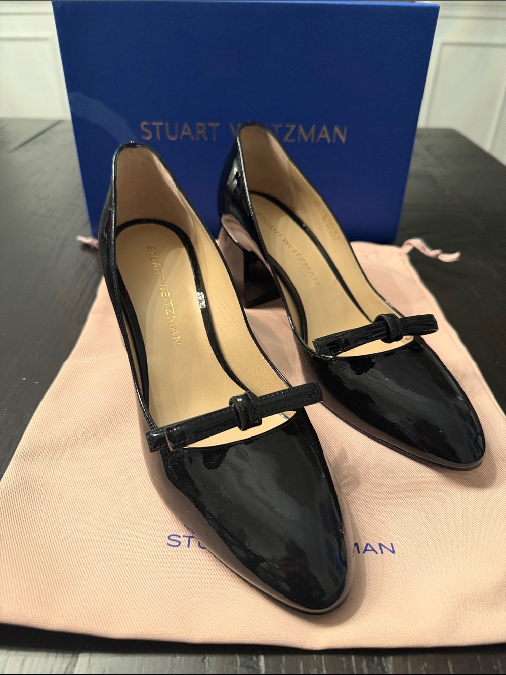 Stuart Weitzman 9 AA (narrow) Black Patent Leather Pointed Bow Pumps